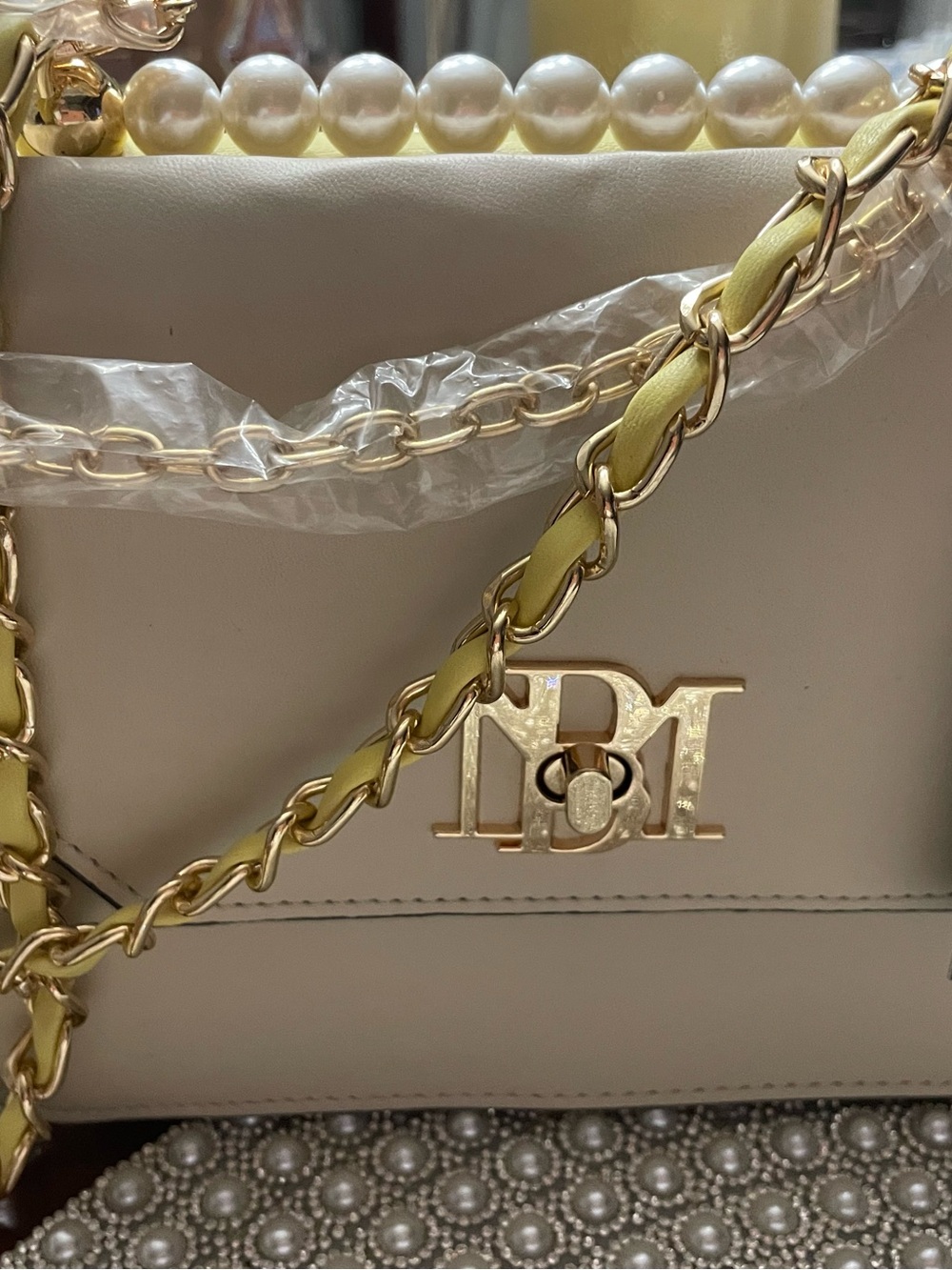 Badgley Mischka Cream & yellow Crossbody with Pearl Top Handle & Gold Chain